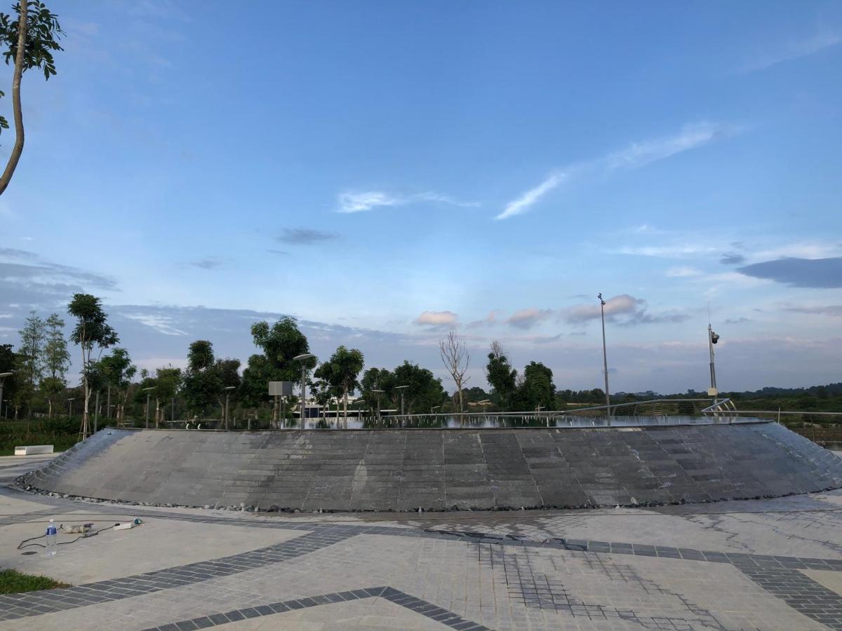 Teega Residence @ Cosy Seafront Living Нусаджая Екстериор снимка